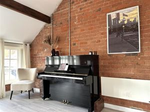 Photo 8- click for photo gallery